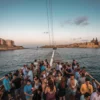 Vista del ponte frontale durante la Boat Party Malta.