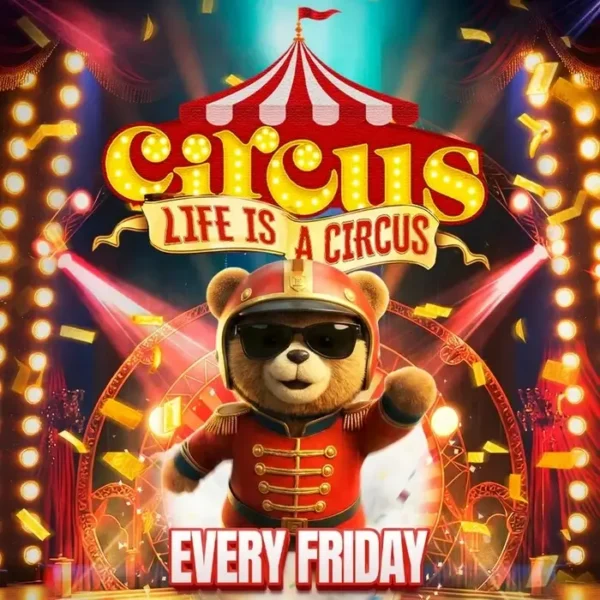 Circus Show Toy Room Malta : acrobates, artistes live et ambiance théâtrale immersive.